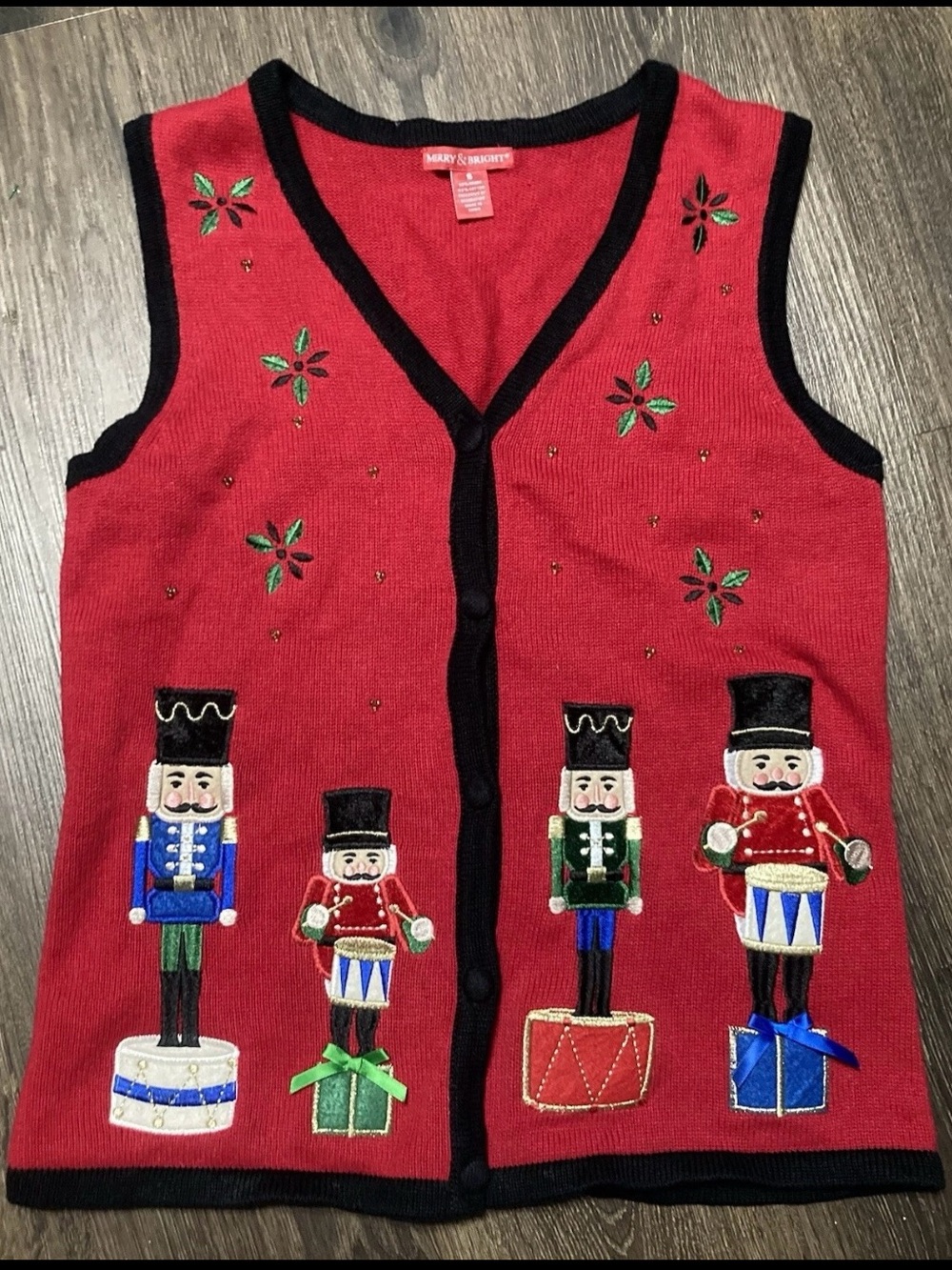 Merry & Bright christmas vest studded size small Red Nutcracker Holly